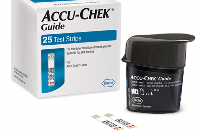 Hộp 25 que thử đường huyết Accu-Chek Guide. 
